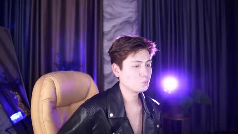 mark_ian_ online show from May 23, 5:16 pm