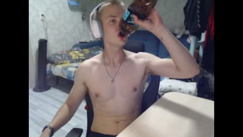 mark_wing online show from August 8, 7:03 pm