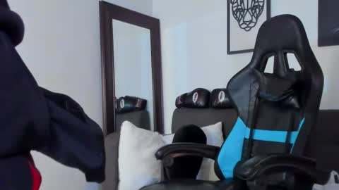 mark_x23 online show from August 7, 4:34 am