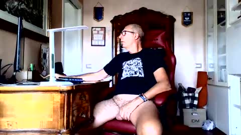 markmarkmark00 online show from August 4, 9:06 am