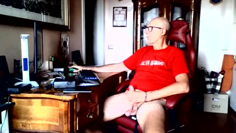 markmarkmark00 online show from August 15, 4:55 pm