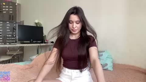 Mia online show from August 9, 9:10 am