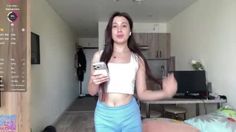 Mia online show from August 13, 10:18 am