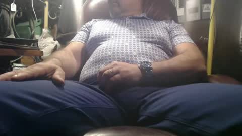 marrieddad19751975 online show from June 21, 2:34 am