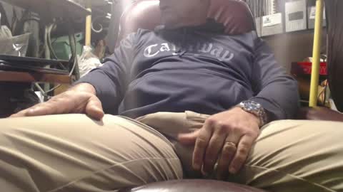 marrieddad19751975 online show from July 10, 8:53 am