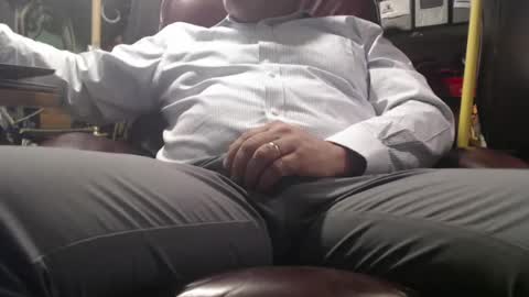 marrieddad19751975 online show from July 26, 5:51 pm