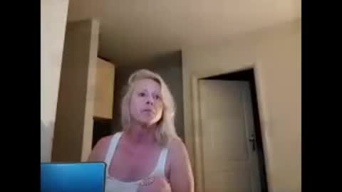 MarryGoRound online show from August 1, 8:48 pm