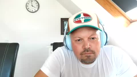 mars0481 online show from August 6, 1:54 pm