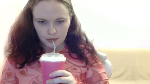 marshmellowsofia online show from July 27, 6:30 am