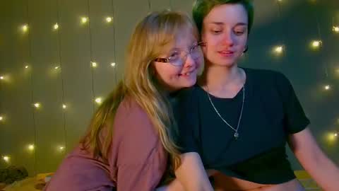 Marta and Emmy online show from August 14, 6:33 pm