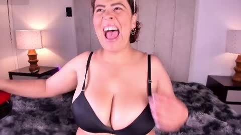 Marthina online show from August 8, 1:11 pm