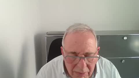 martin_1947 online show from May 25, 4:42 pm