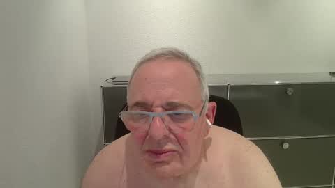 martin_1947 online show from June 8, 8:48 pm