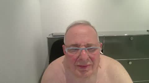 martin_1947 online show from June 10, 8:59 pm