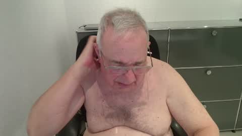 martin_1947 online show from June 20, 10:32 pm