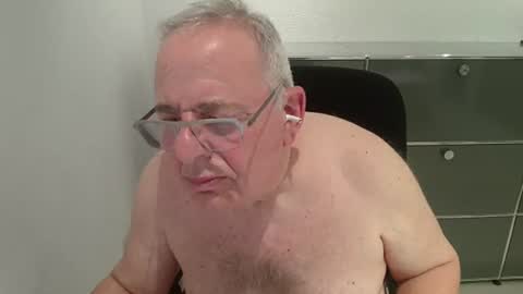 martin_1947 online show from June 24, 9:06 pm