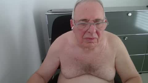 martin_1947 online show from June 28, 2:09 pm