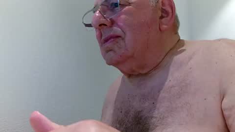 martin_1947 online show from July 18, 8:43 pm