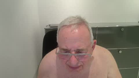 martin_1947 online show from July 26, 9:31 pm