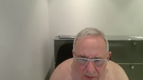 martin_1947 online show from August 5, 9:24 pm
