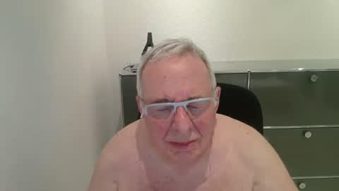 martin_1947 online show from August 11, 10:56 pm
