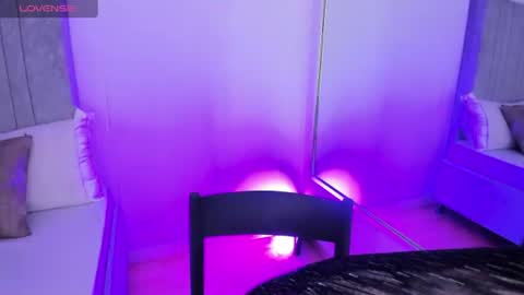 martina_adams online show from June 21, 7:59 pm