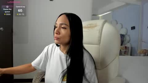 martinaa_roberts online show from July 28, 12:33 pm