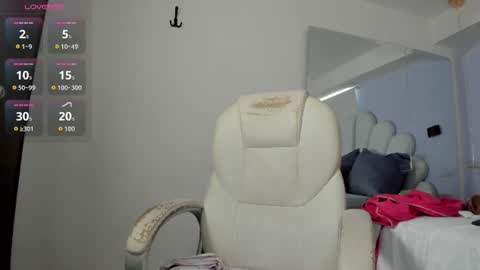 martinaa_roberts online show from July 28, 4:57 pm