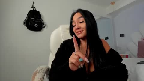 martinaa_roberts online show from August 5, 1:31 pm