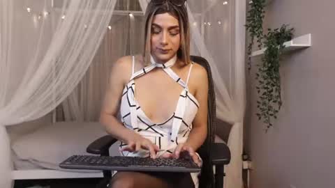 martinaa_rose online show from August 5, 3:10 pm