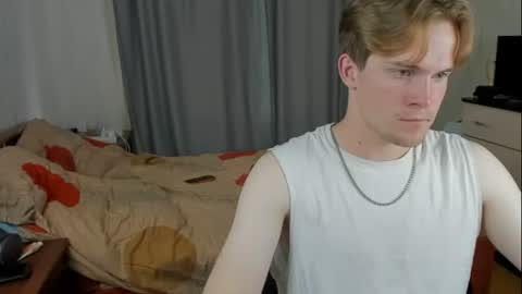 martintw_17 online show from June 27, 6:28 am