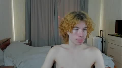 martintw_17 online show from August 4, 4:53 am