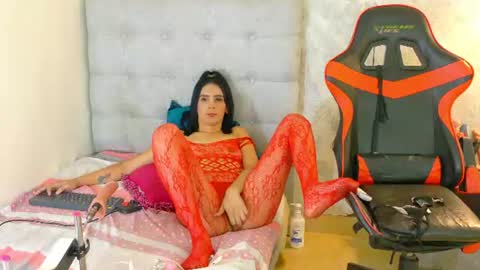 mary_0_ online show from August 12, 2:41 pm