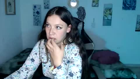 Mariana online show from August 2, 8:54 am