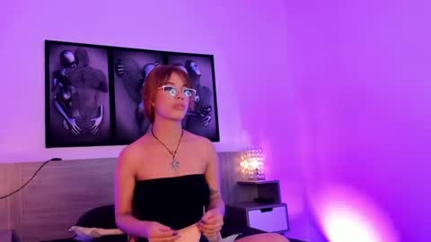 mary_annee online show from August 11, 10:56 pm
