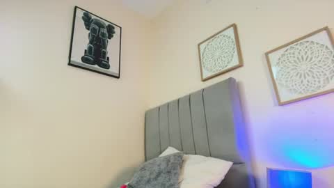 mary_cute9 online show from August 8, 5:35 pm