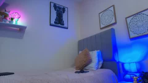 mary_cute9 online show from August 14, 11:58 am