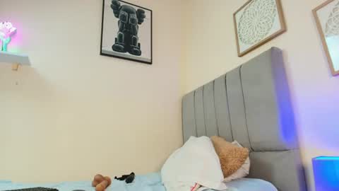 mary_cute9 online show from August 15, 5:50 pm