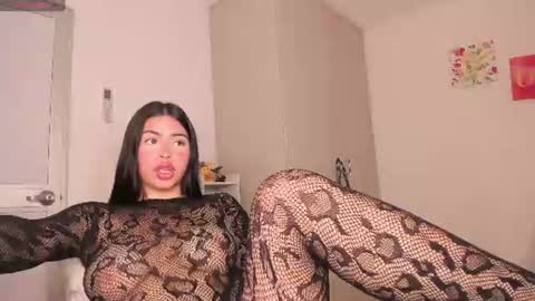MARY  model independient online show from August 4, 11:57 pm