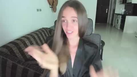 Mary Jane online show from July 27, 8:09 am