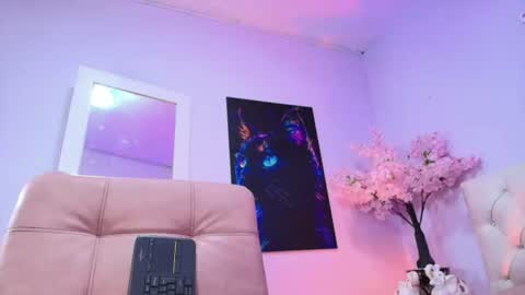 mary_luckaysha online show from August 8, 8:20 pm