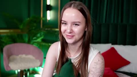 yours fetish mary online show from August 10, 10:05 am