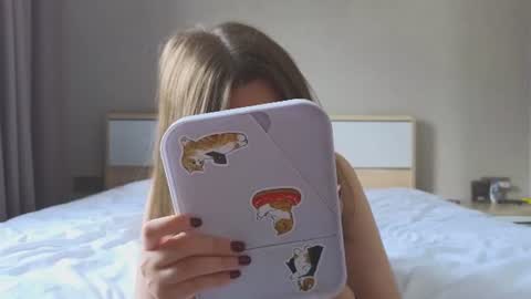 mary_u online show from August 8, 8:03 am