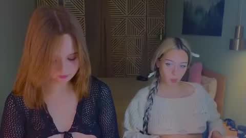 mary_u online show from August 15, 9:57 am