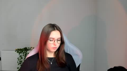 Alice online show from July 28, 11:05 am