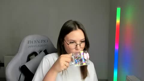 Alice online show from August 10, 12:39 pm