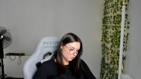 Alice online show from August 12, 1:57 pm