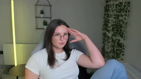 Alice online show from August 17, 2:44 pm
