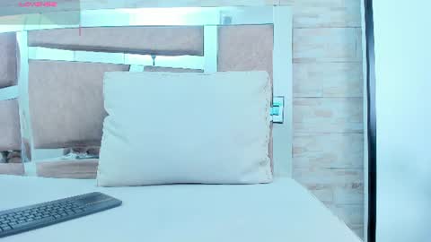 Mary online show from August 14, 12:14 am