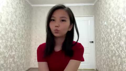 Lily online show from August 7, 2:17 pm